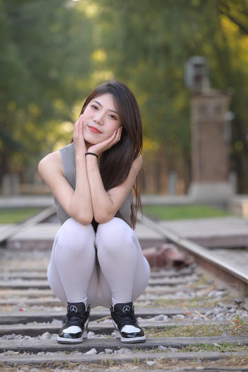 吴艳妮创中国奥运女子百米栏新纪录